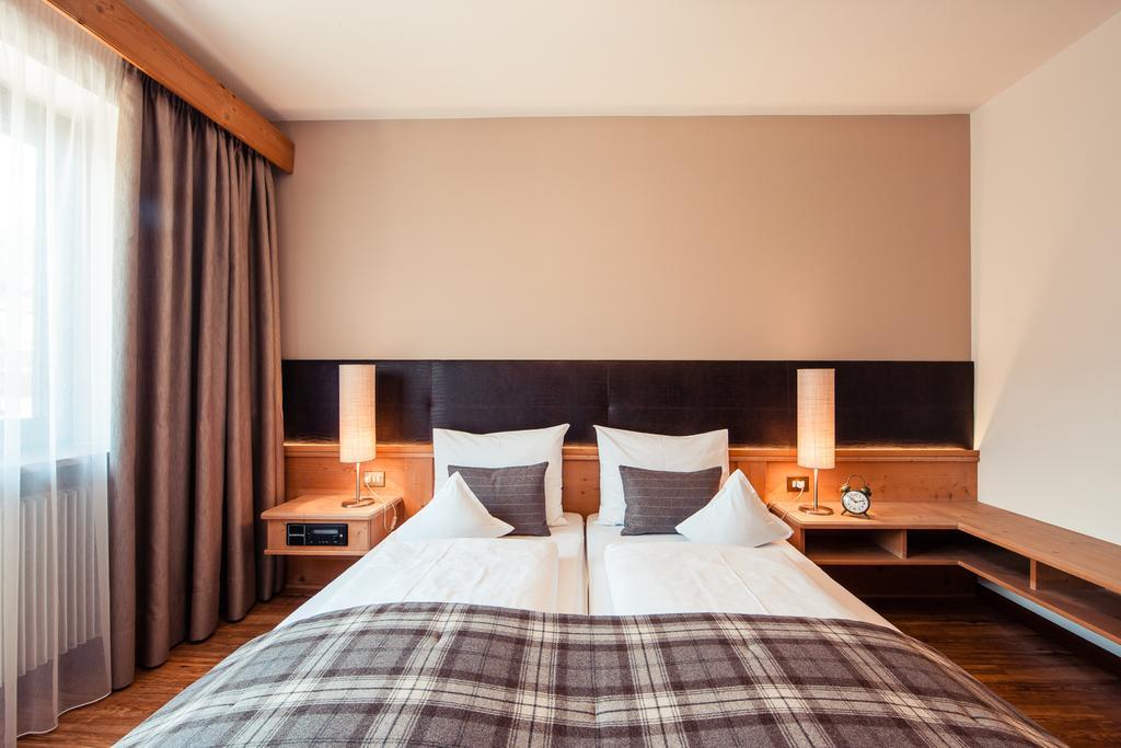 Siegi - Aparthotel & Retreat Parcines Ngoại thất bức ảnh